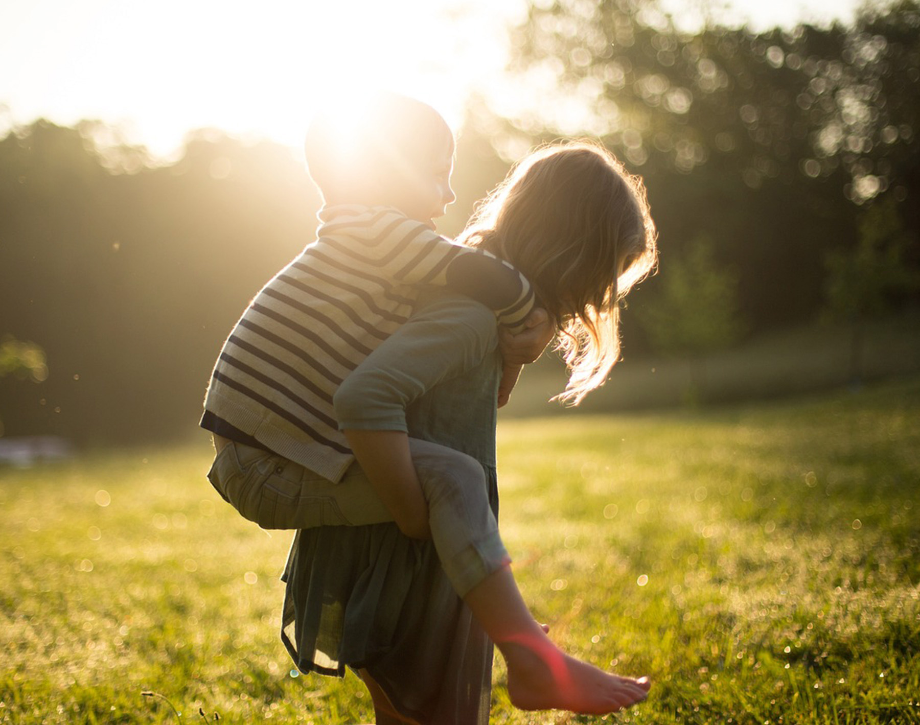 Bild von Kindern in der Sonne